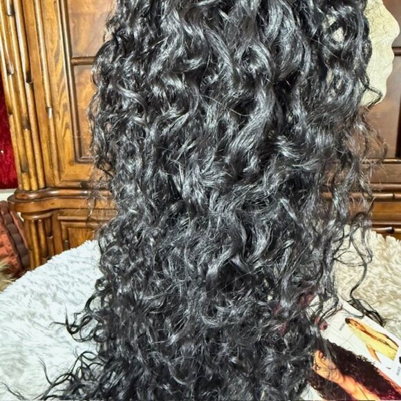 Isis Super Jacky 27" Lace Front Red Carpet Premiere Color 1B Wavy Synthetic Wig - Picture 8 of 16